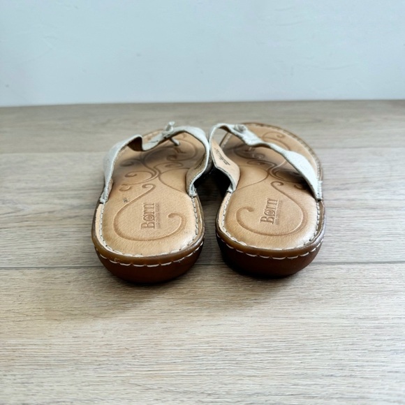 BORN White Leather Thong Sandals Size 10 - Picture 6 of 7